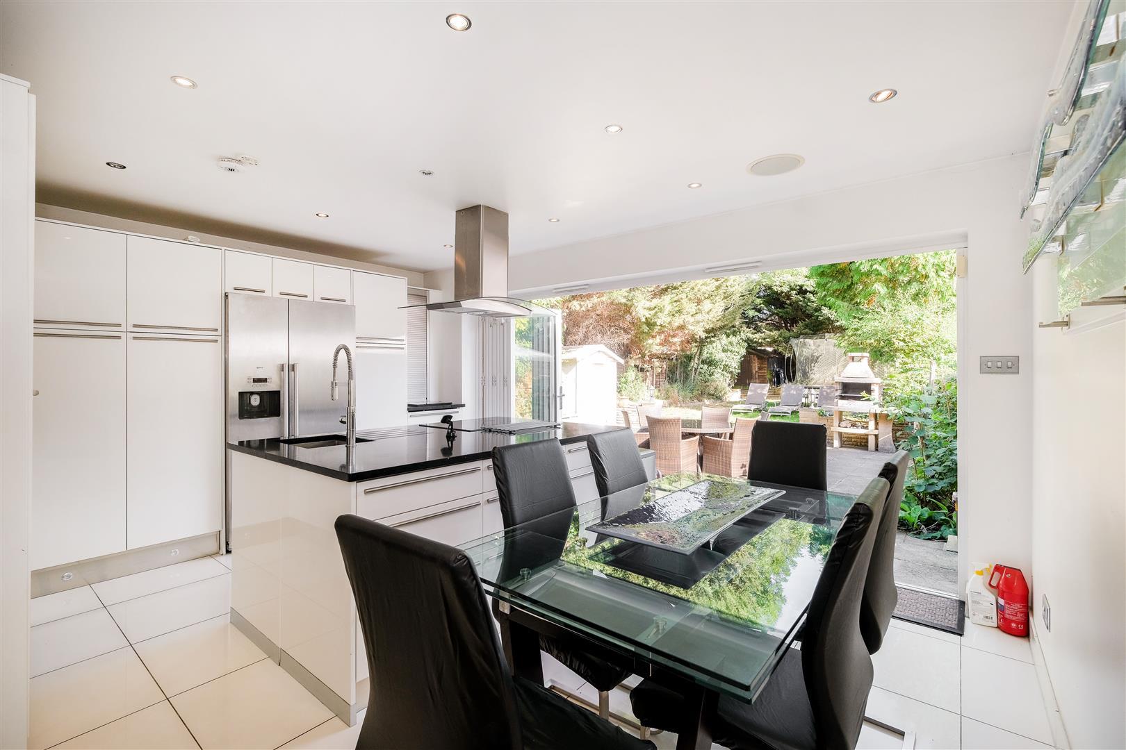 Property Image 81e5b98f-e299-474e-bd91-b11778b58156