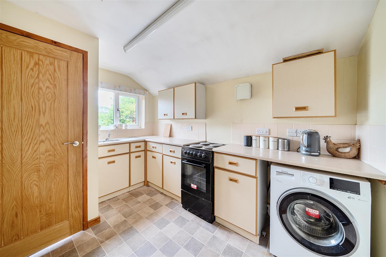 Property Image 81e6d700-2f75-40d3-b266-e60f16ddf9d9