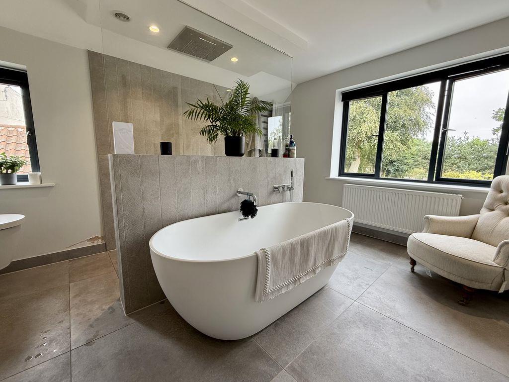 Property Image 81f9b7f6-9d6e-46f7-a2f9-034d77fe6bc2