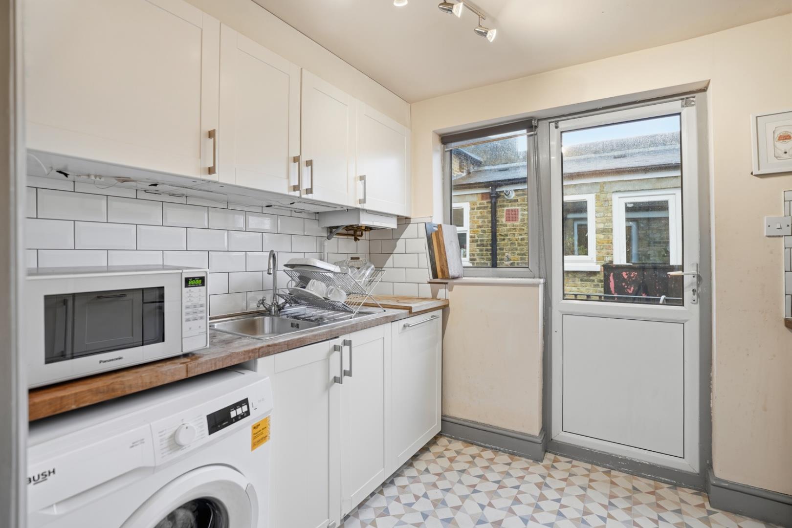 Property Image 81fbf1c2-17d8-4aad-86fb-60a2f7cf41ba