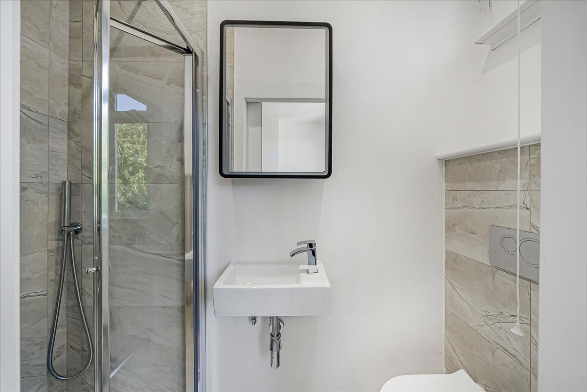 Property Image 820b55b8-94c6-4636-8a0d-b0208191d381