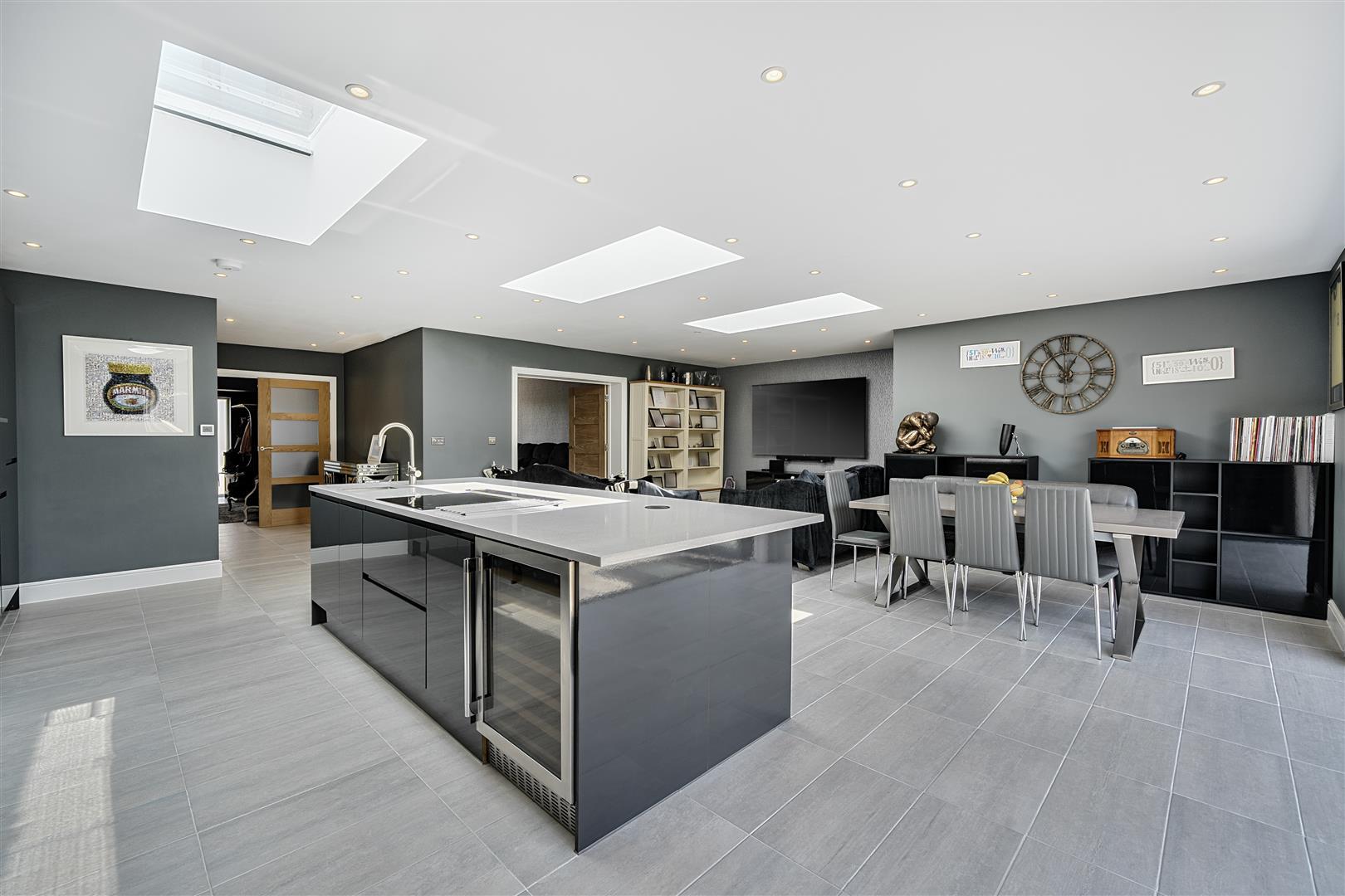 Property Image 821c387f-7334-41cb-9336-f3c3e77b6afc