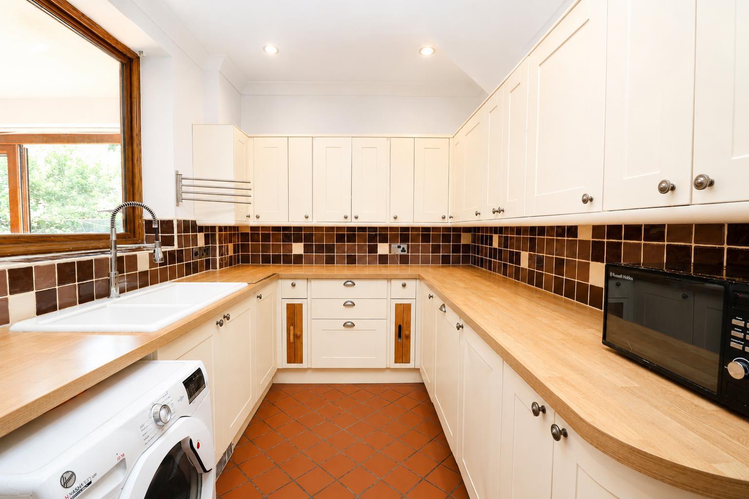 Property Image 822e6327-fe64-4f77-95a6-d41d0c987a96