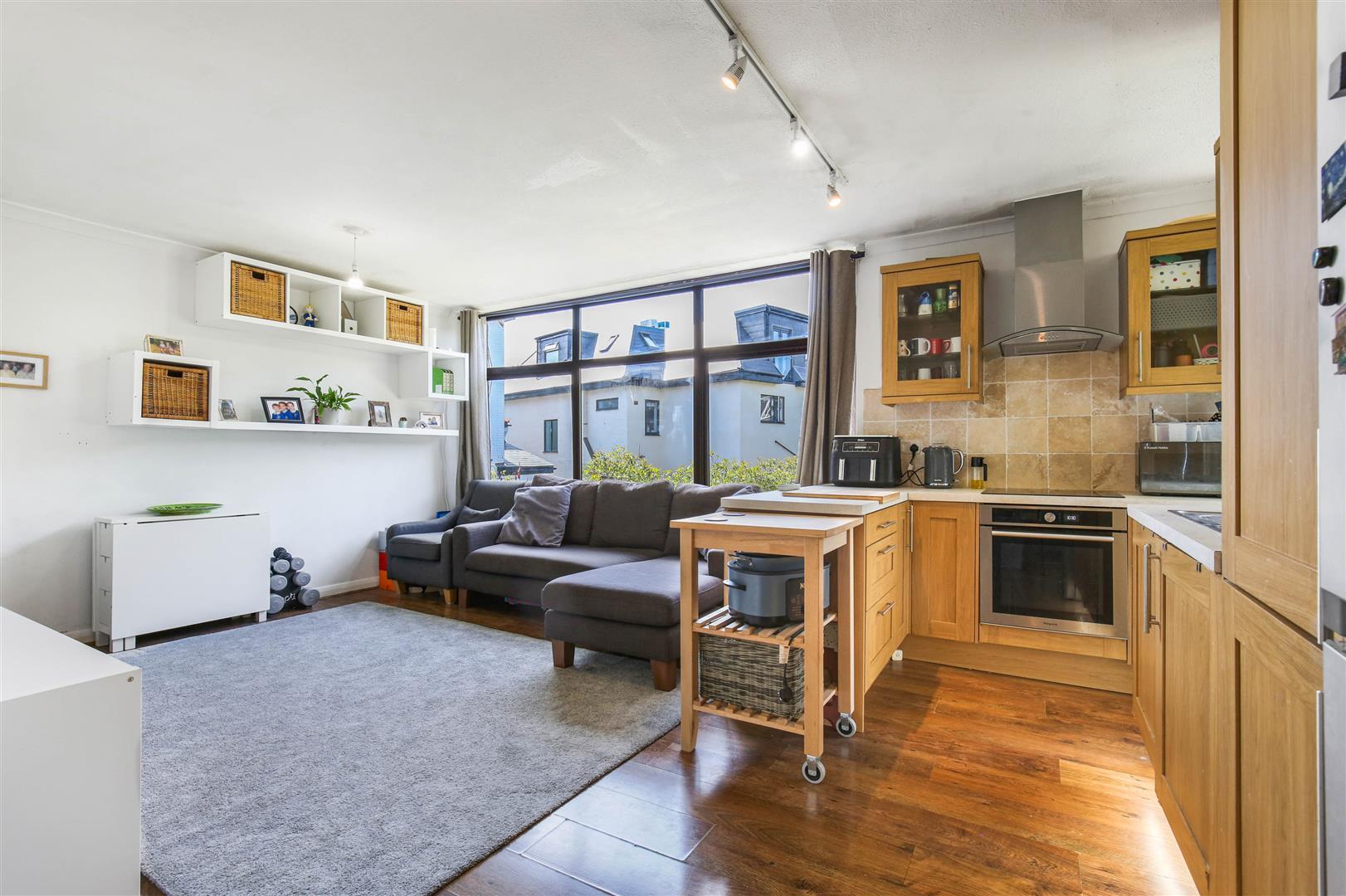 Property Image 822fab42-e911-4739-bdd7-48d85fb1f250