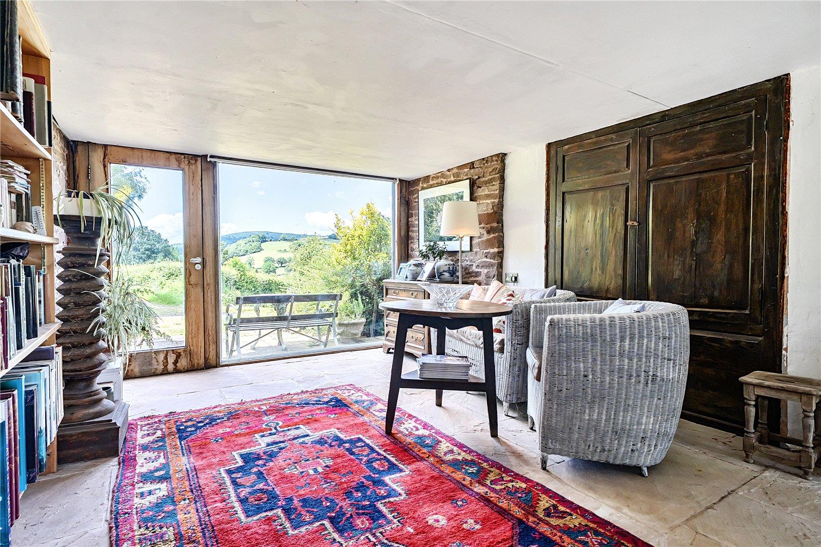 Property Image 82305d32-54c3-464a-bb84-1b5f8ee20d50