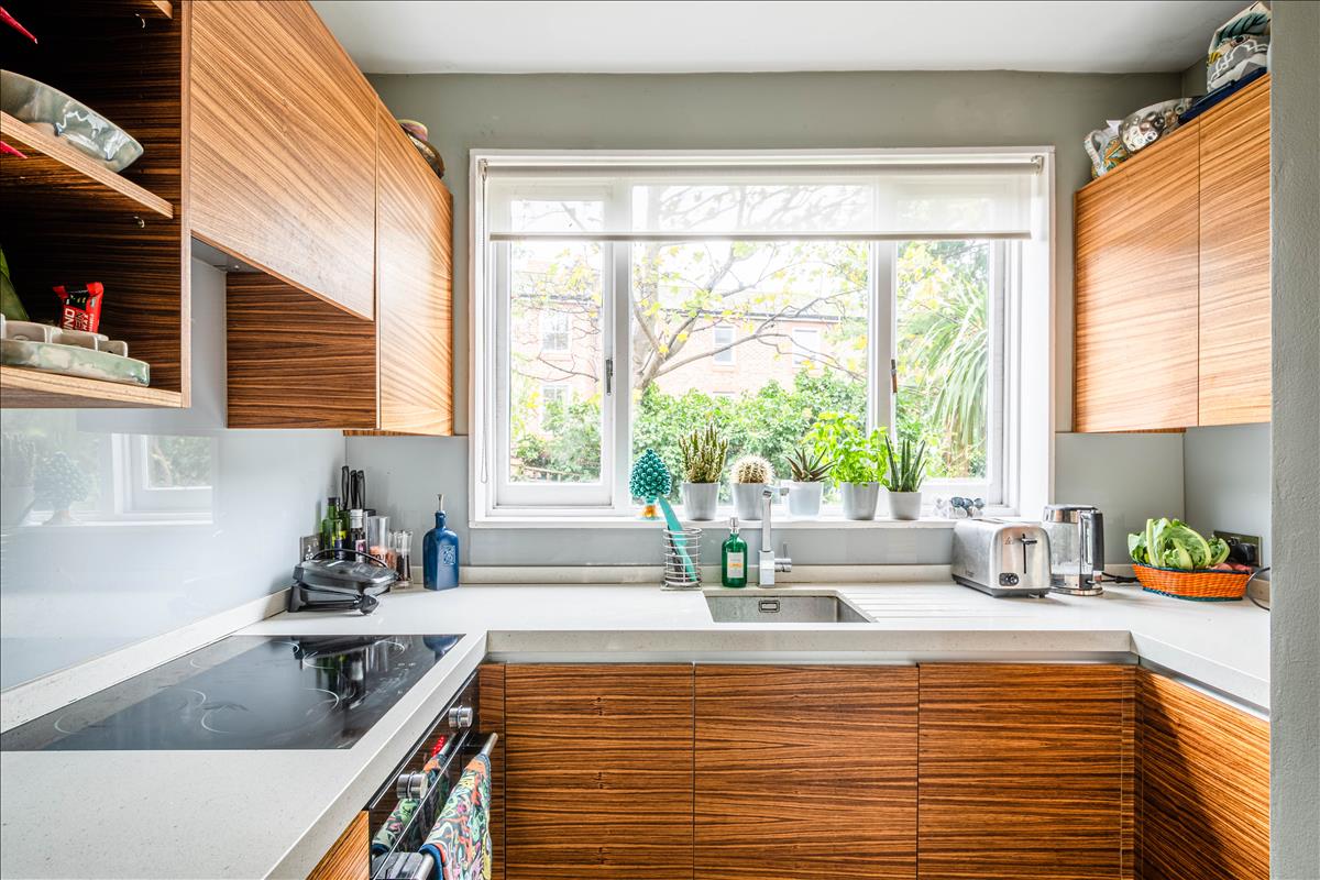 three bedroom triplex period conversion in london fields e9