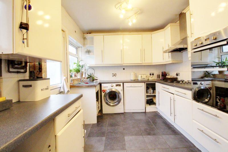 Property Image 82591a3e-1c80-441c-b6f4-1d48571576d7