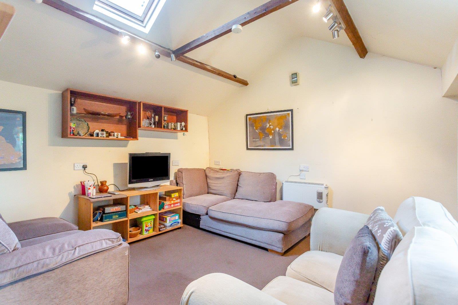 Property Image 8294f0cc-f8cd-4806-850c-863ea3e8ea2f
