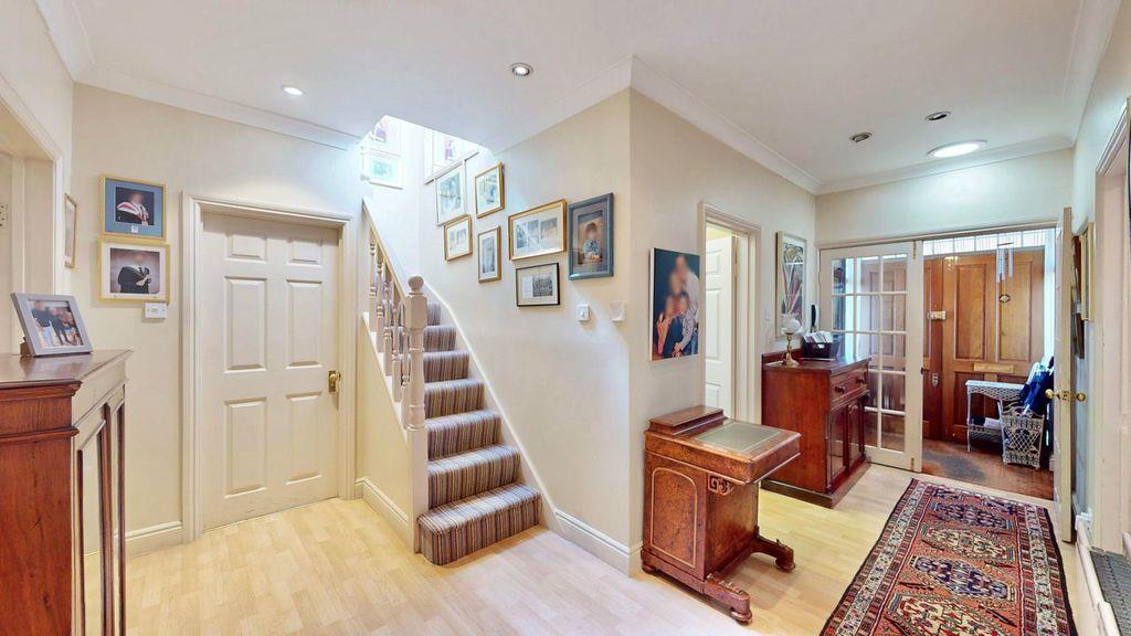 Property Image 82990426-9f32-4a75-a694-f54da391d21d