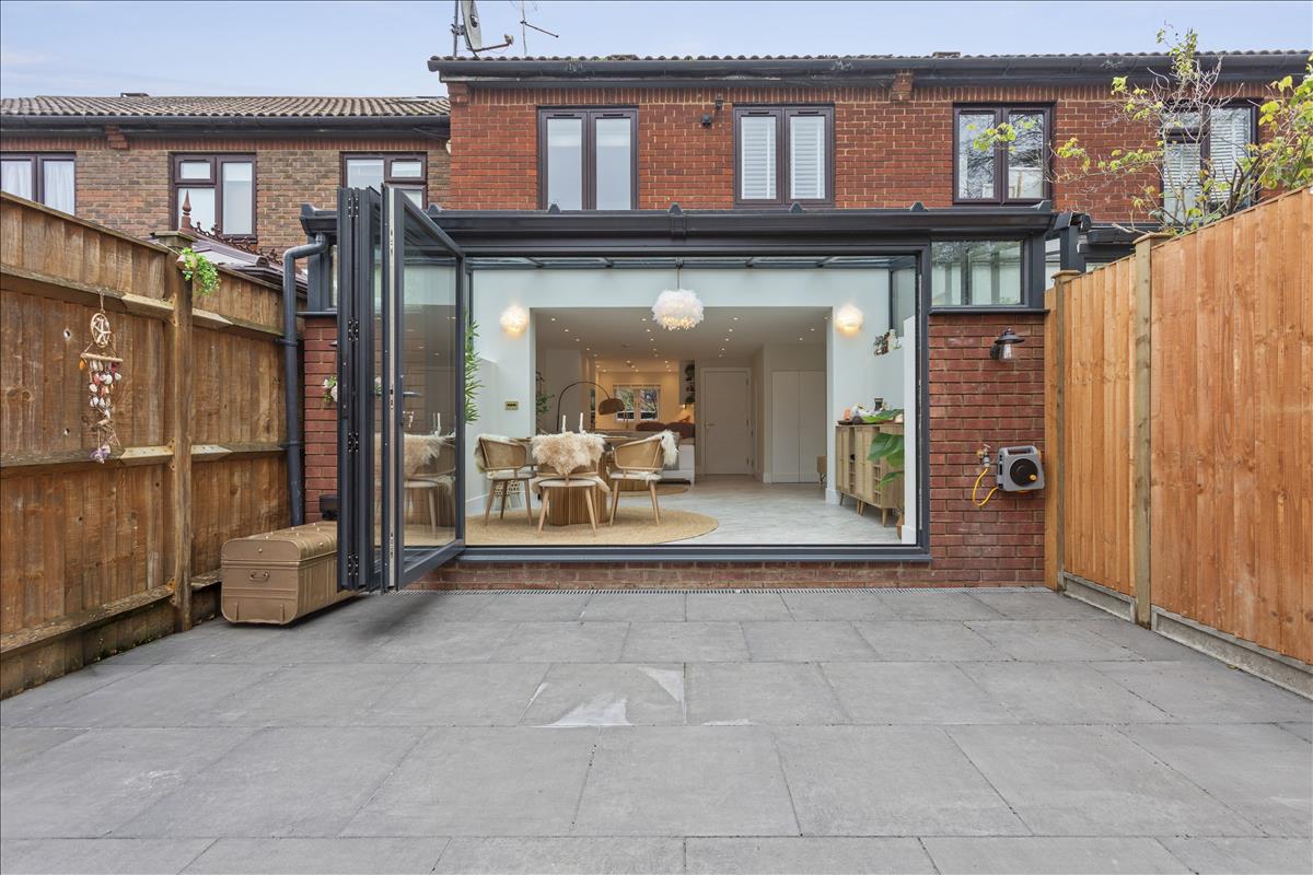 Property Image 82aa36d0-417c-4238-9291-24481b4fcdc2