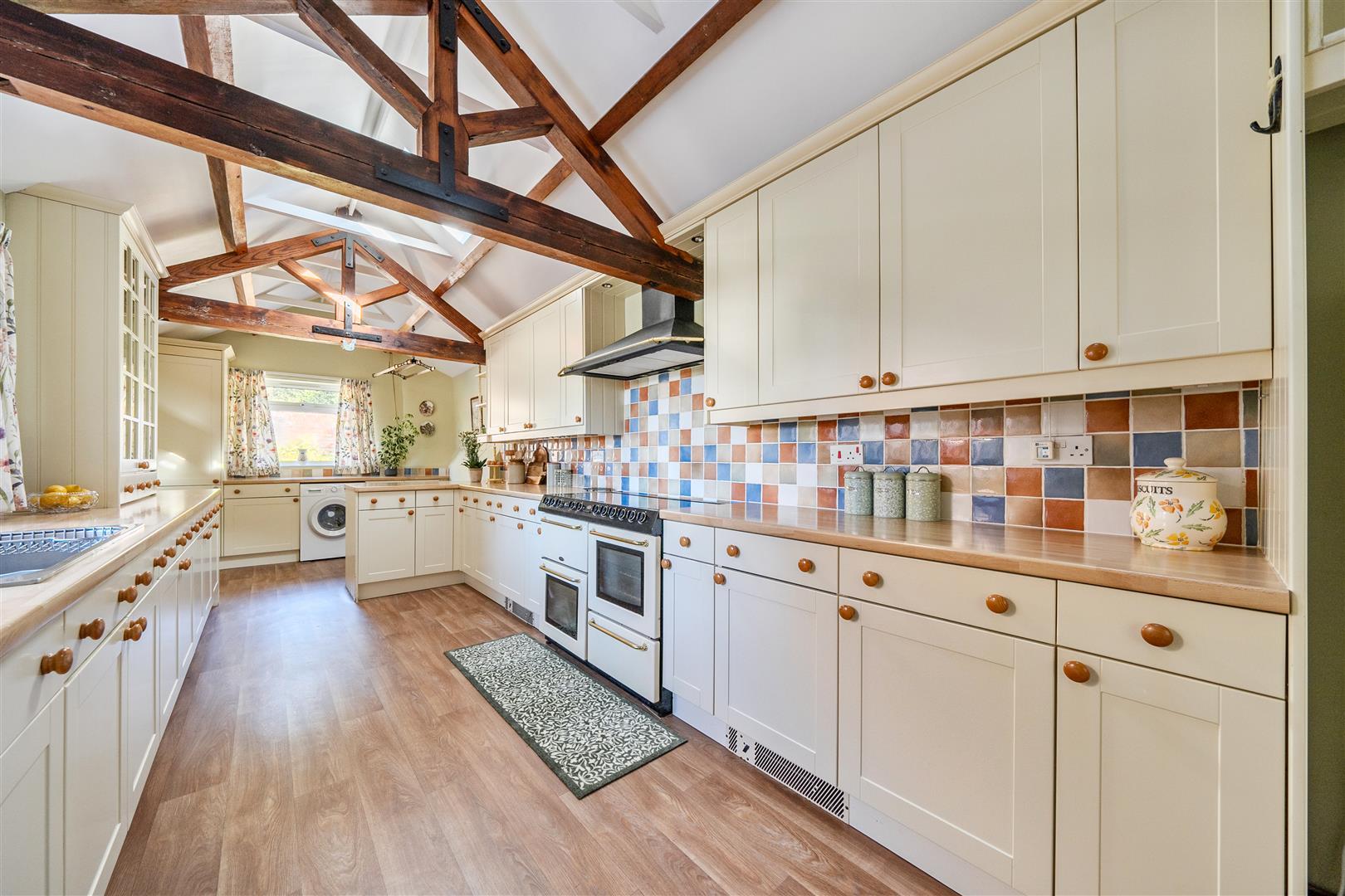 Property Image 82ae1656-66bc-42a5-9b23-04ace51835df