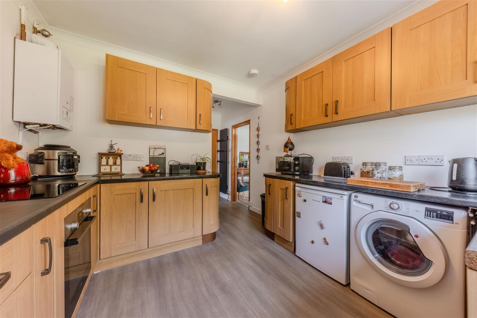 Property Image 82b5bd27-9e83-453e-bf37-289242a2b839