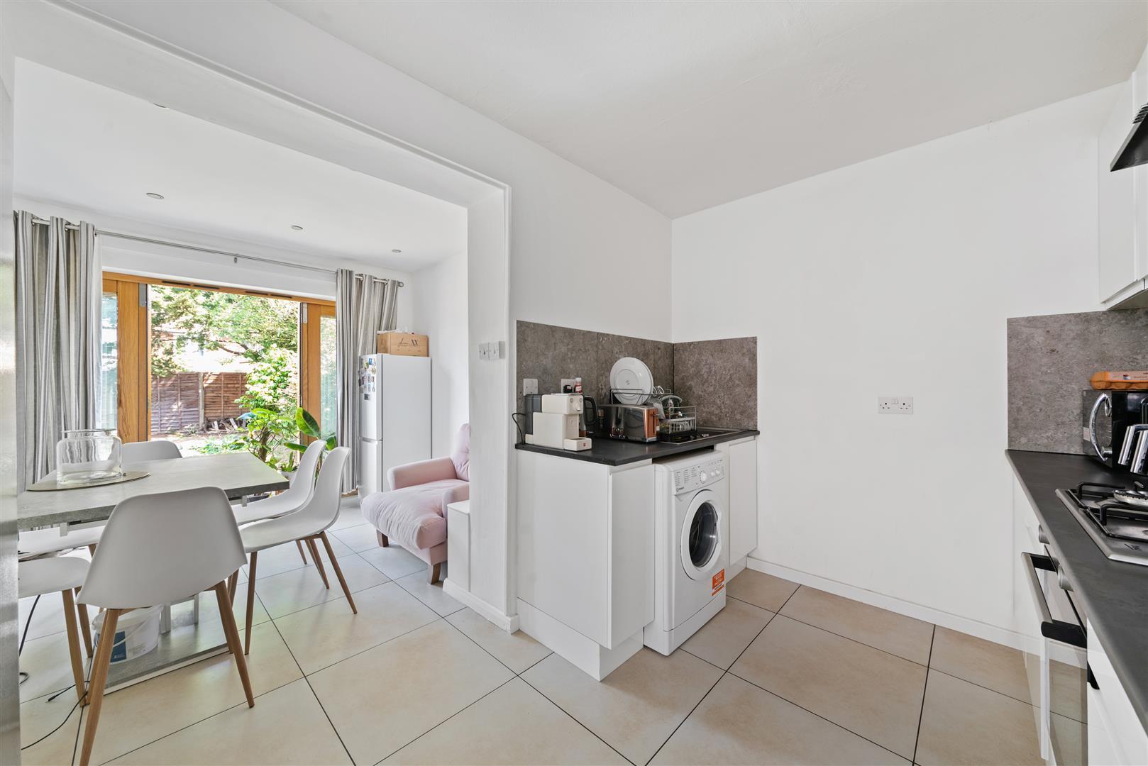 Property Image 82c788e9-351c-4fff-80a0-9ba7620f259d