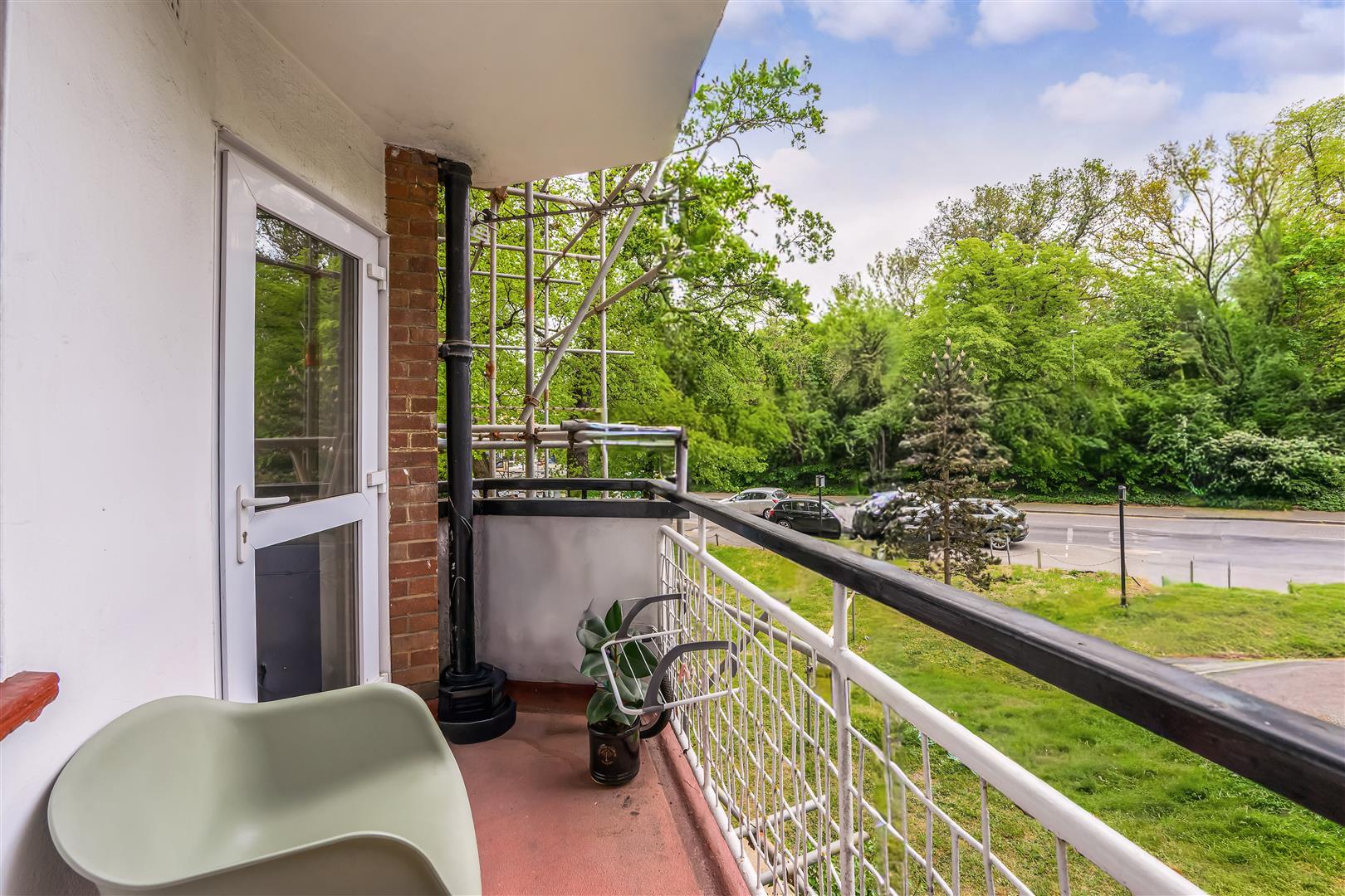 Property Image 836ba894-ef61-4cee-b2dd-bfb6e813d987