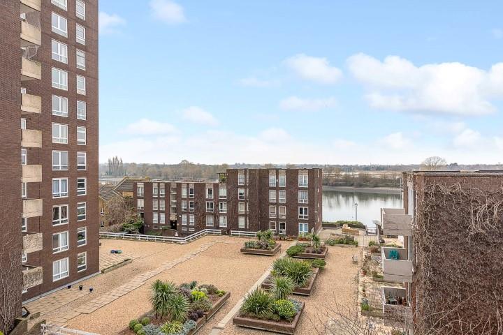 Property Image 837f965e-e8ff-47fe-91e6-0cf4cad3a036