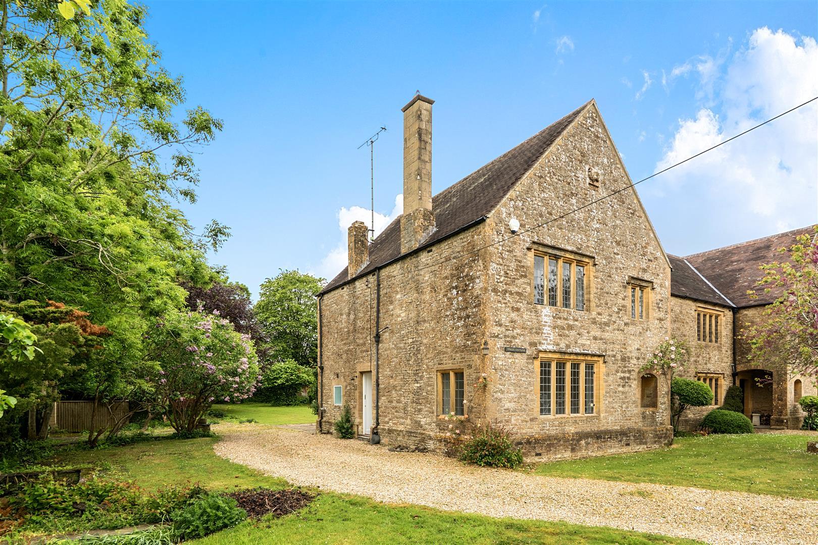 Property Image 838cf052-e51a-4fe4-99e8-4c287f28b89c