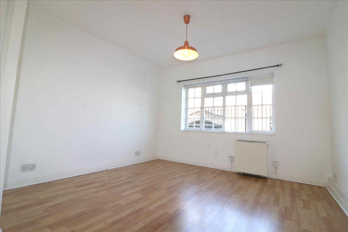 Property Image 839b78ec-af60-42e8-9a4b-af42c4c5ff6d