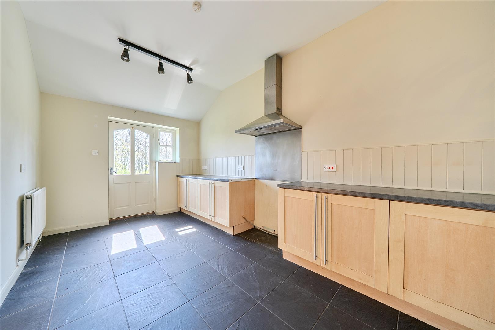 Property Image 83a61692-86eb-498b-93b9-7e51dd678d47