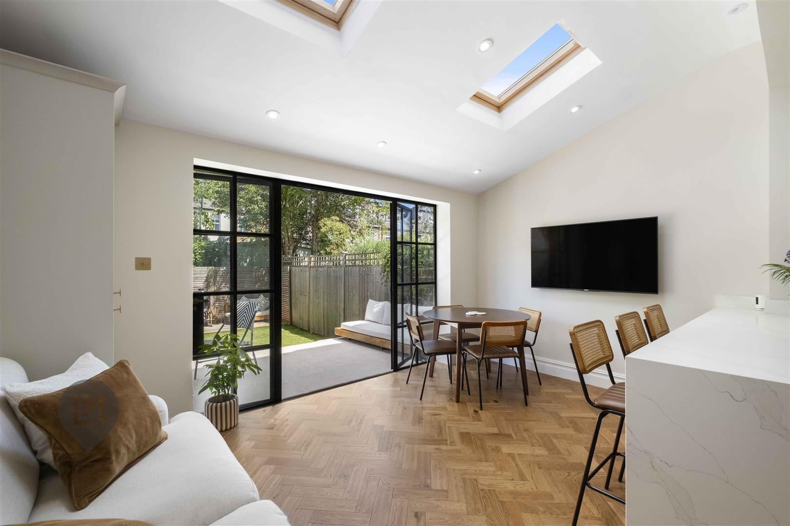 Property Image 83ac3e9b-ddbb-453d-8287-8b39f977e23c