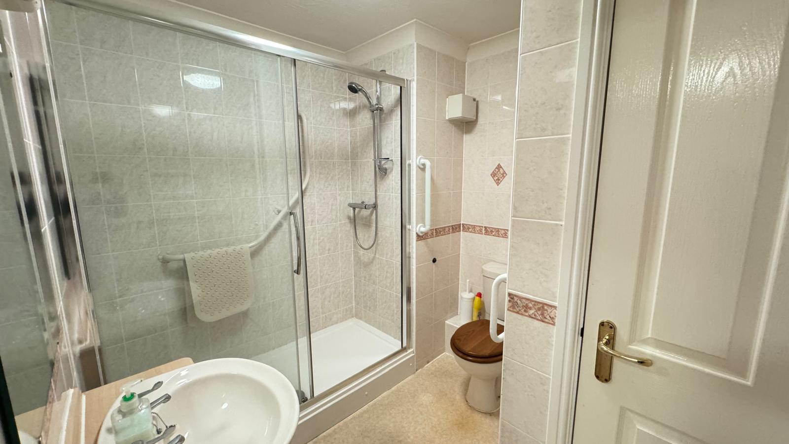 Property Image 83b7bde3-ace9-46f7-9fcd-f0e36b1a97fa