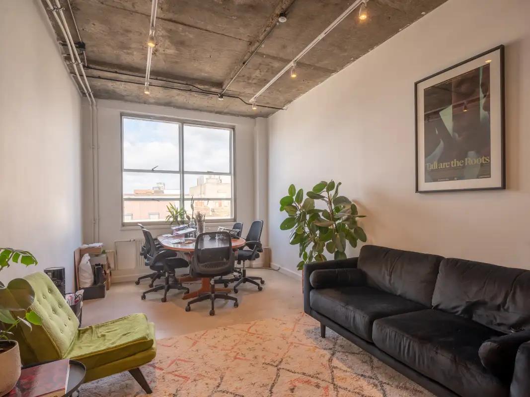 Property Image 83cb24d9-01e5-4402-adf9-d21c4f7cc453