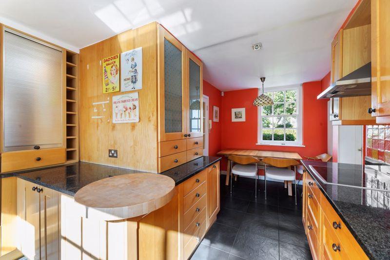 Property Image 83fb7367-2785-417d-8c8d-f070c097cbf5