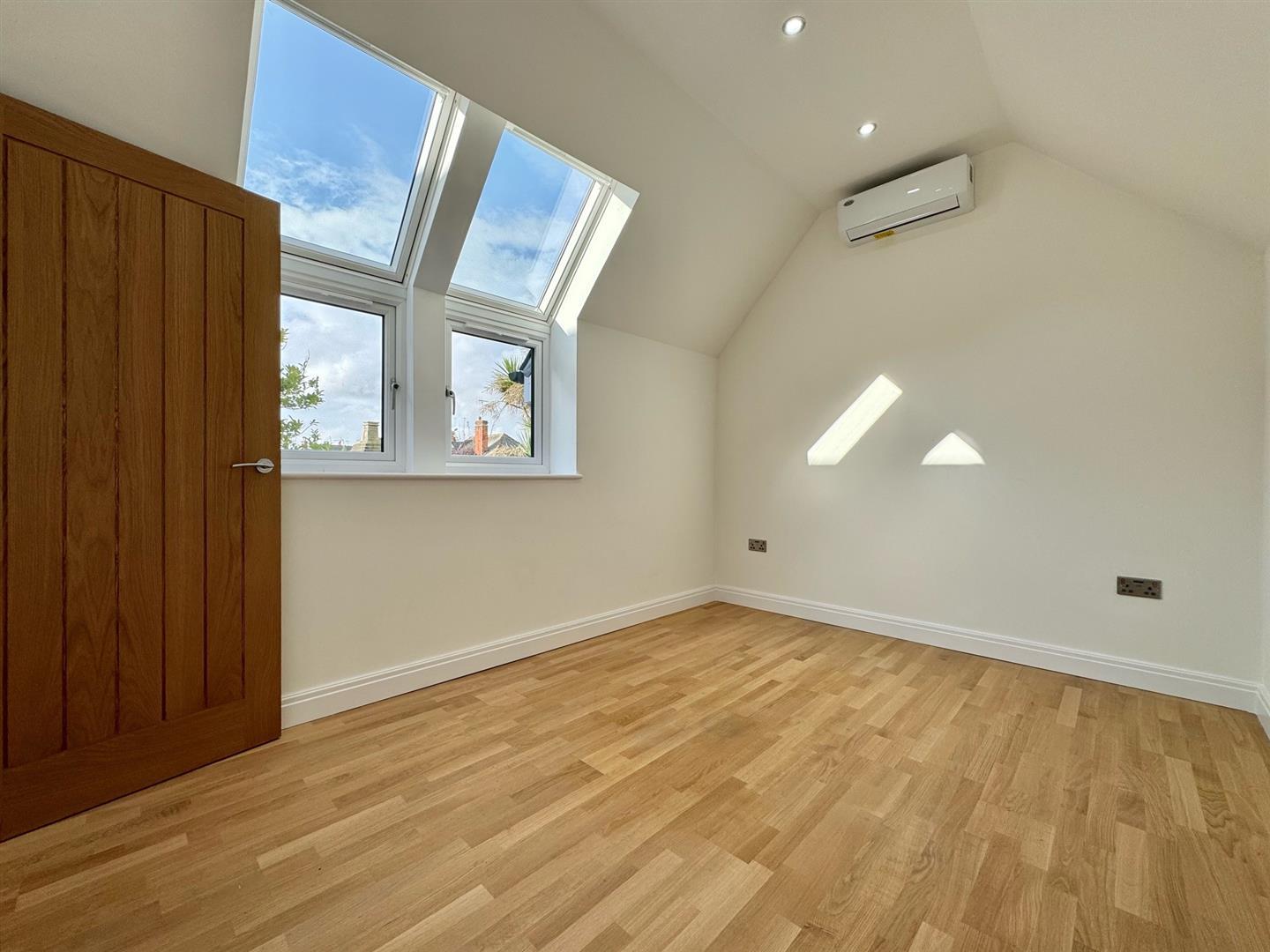 Property Image 840387cd-c71d-41fc-b901-0aa49fb8c7f4