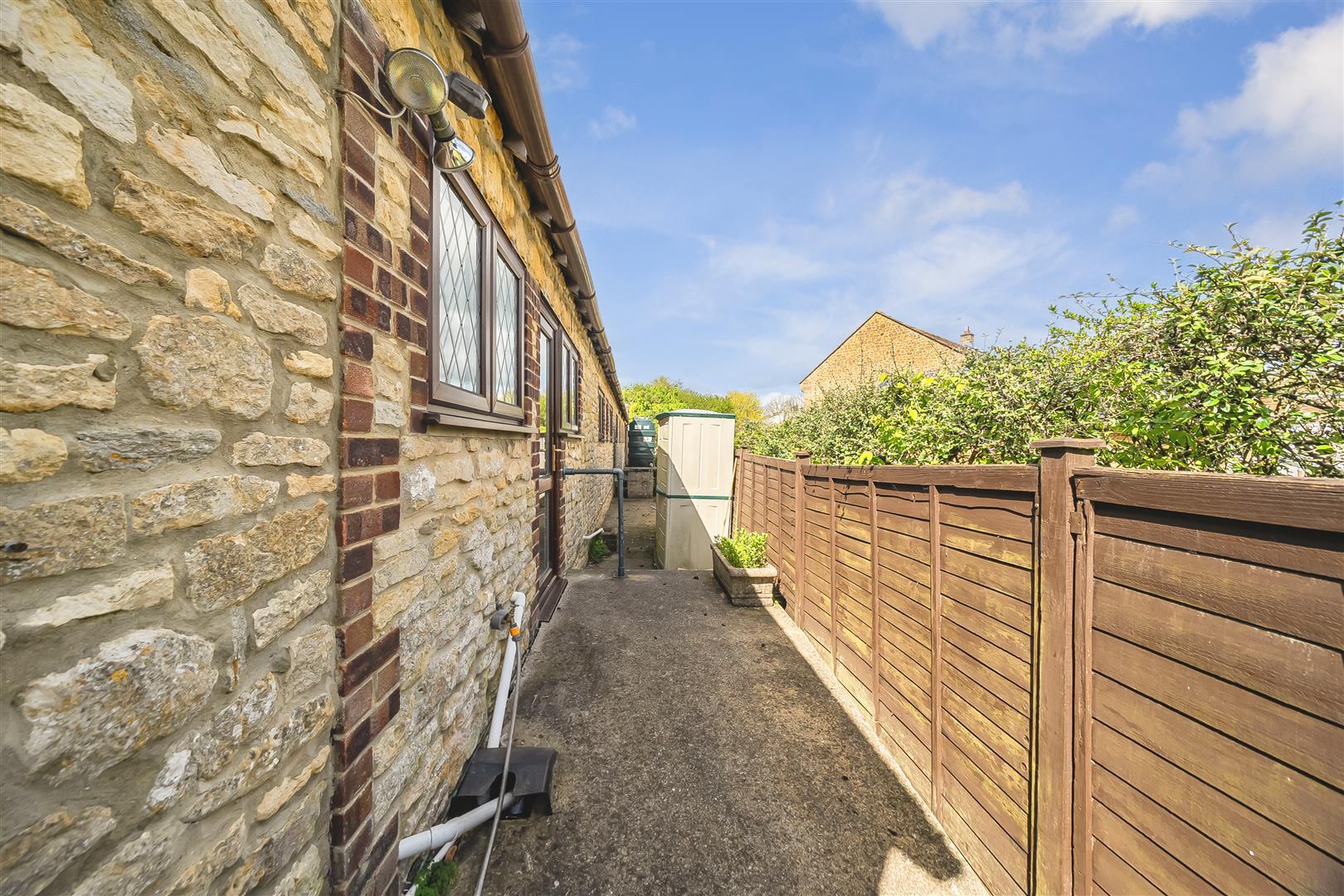 Property Image 84214e6e-5f6b-4766-8e4e-51a6bda12a4c