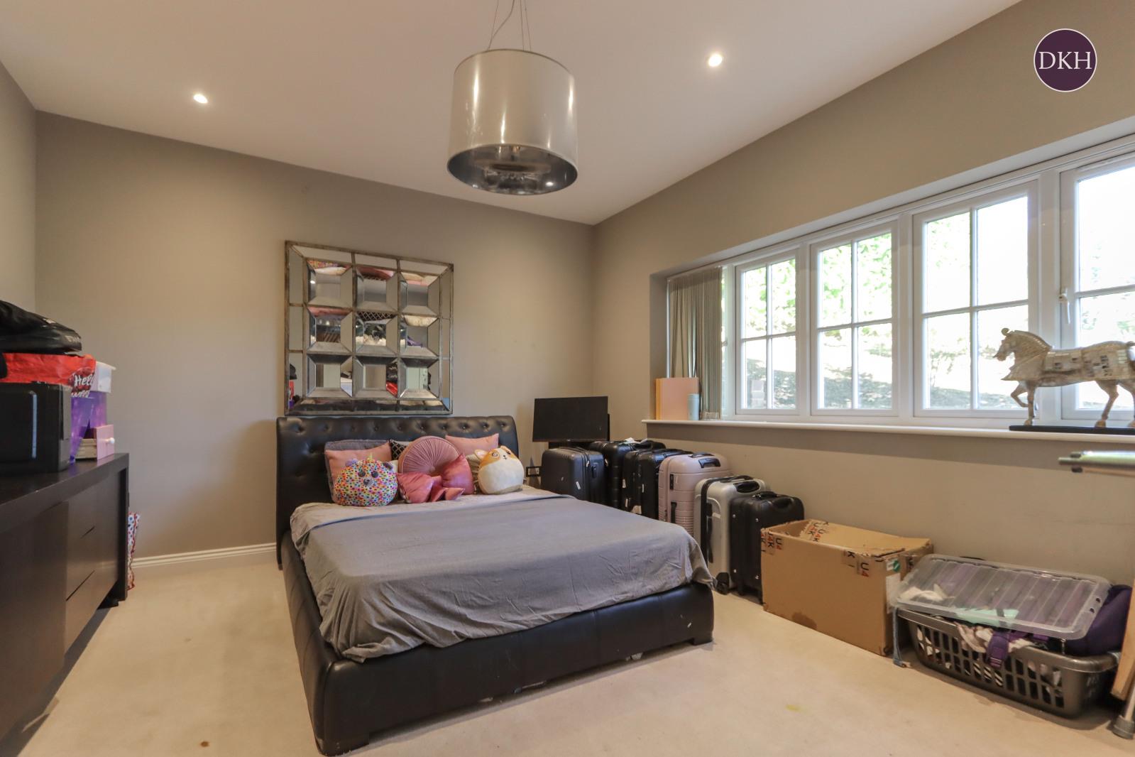 Property Image 8439f66e-c5f6-4f83-9960-f1bf640ced08