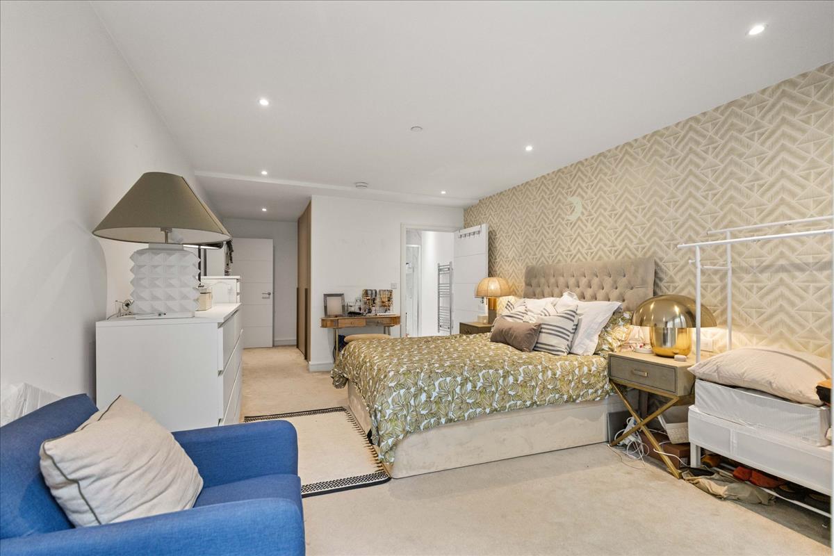 Property Image 8460c00e-ba6c-4141-8f8e-cff347677d97
