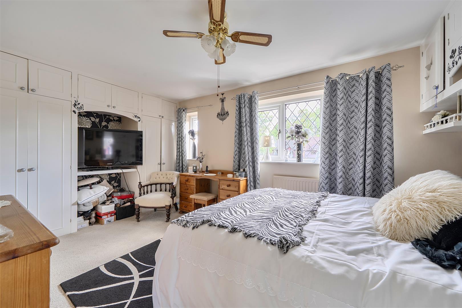 Property Image 8483c5e8-eba6-41fd-8fa5-067eaea16b6d
