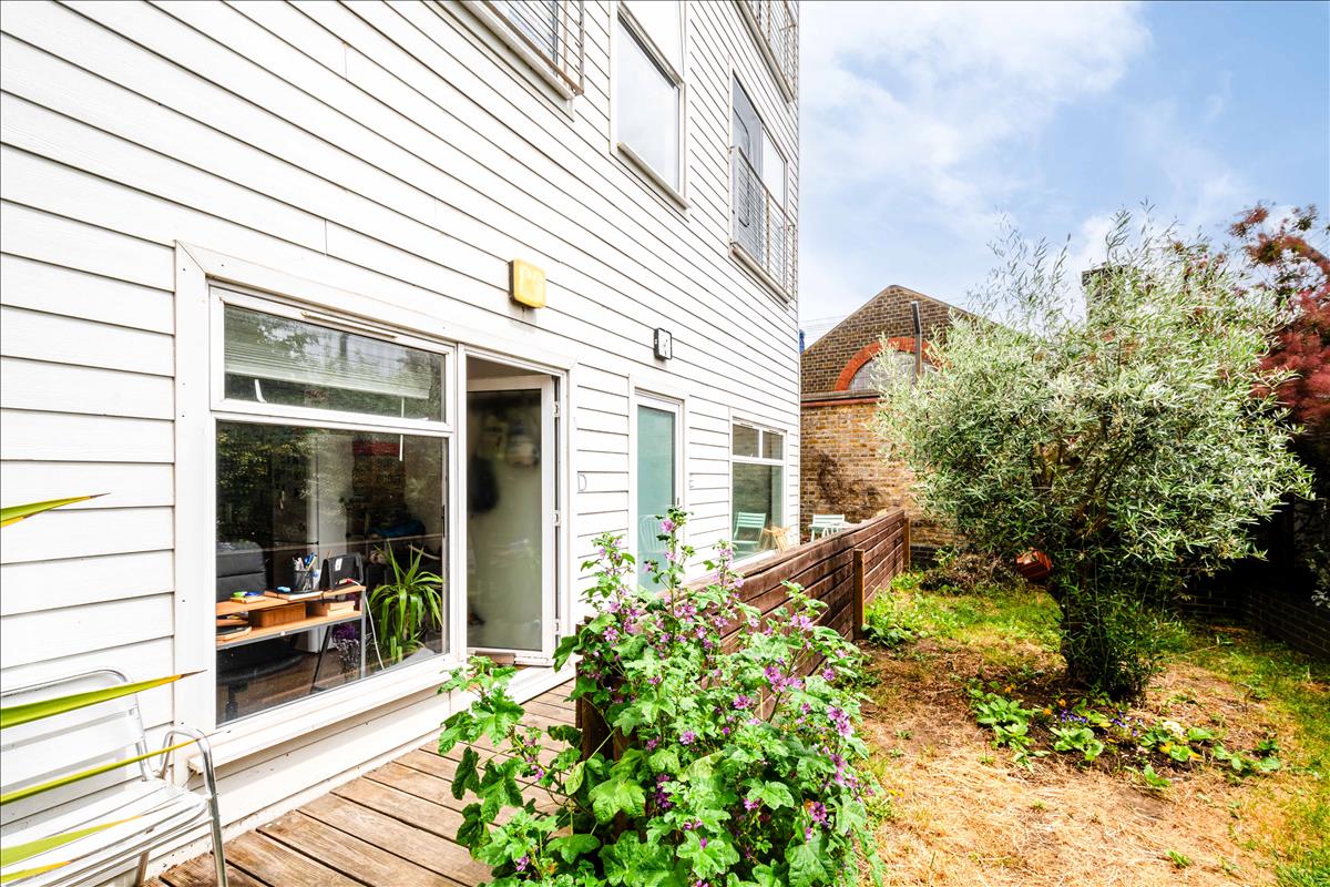 Property Image 849a78a5-d674-4585-90a0-70b09856ff3f