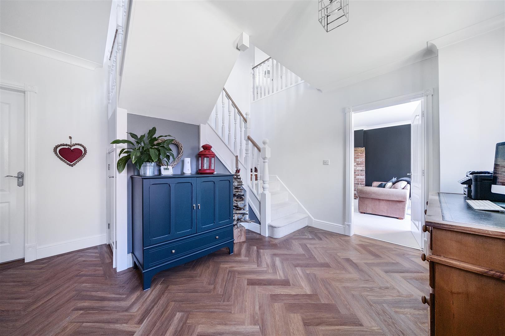 Property Image 84a813b5-20dd-402b-850c-1211f6c9b63f