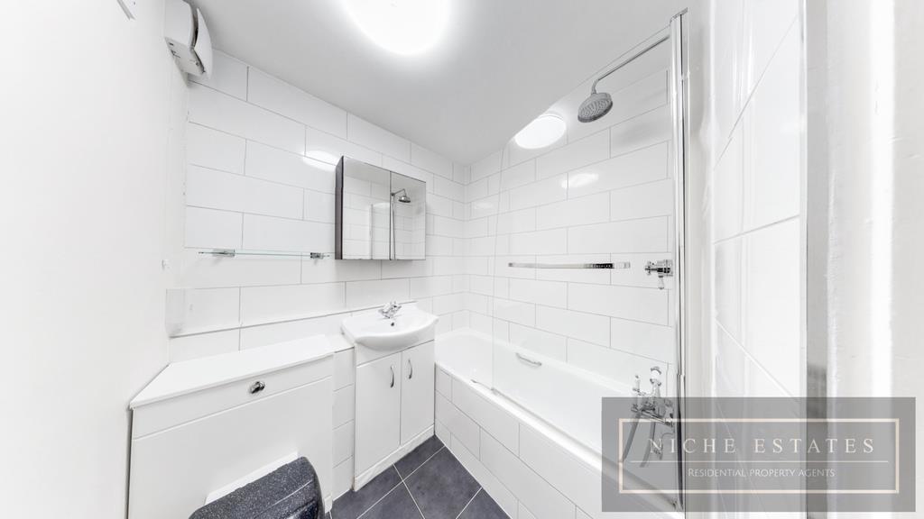 Property Image 84db272f-d82d-45ef-87e4-092189a38084
