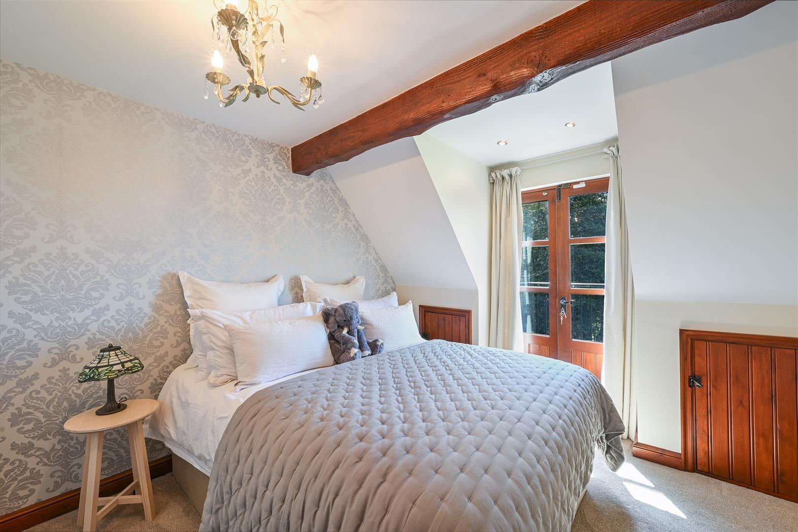 Property Image 84dfa7c3-ab61-477c-9a1b-9898d7aa0bd4