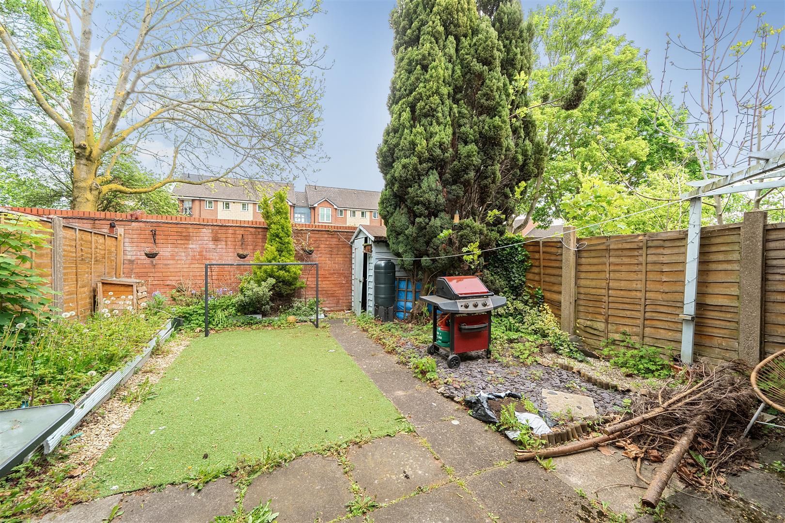 Property Image 84e809c9-80d8-49a6-8fd1-f12934833aec