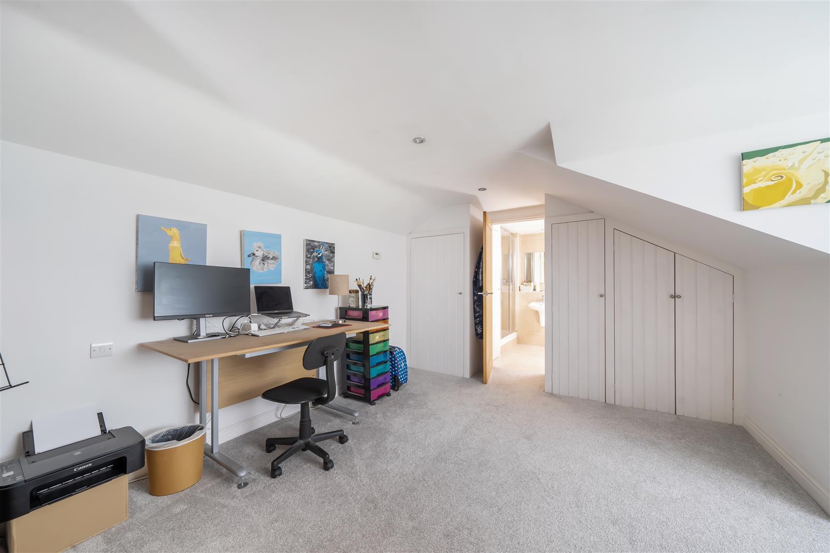 Property Image 852df99c-4780-4aec-b141-7f1a3157226c