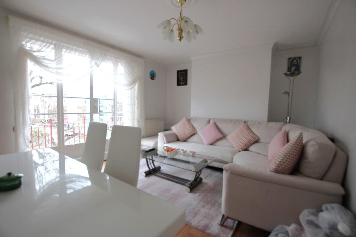 Property Image 853f1a0c-918c-45b8-a33c-f35e3c47098e