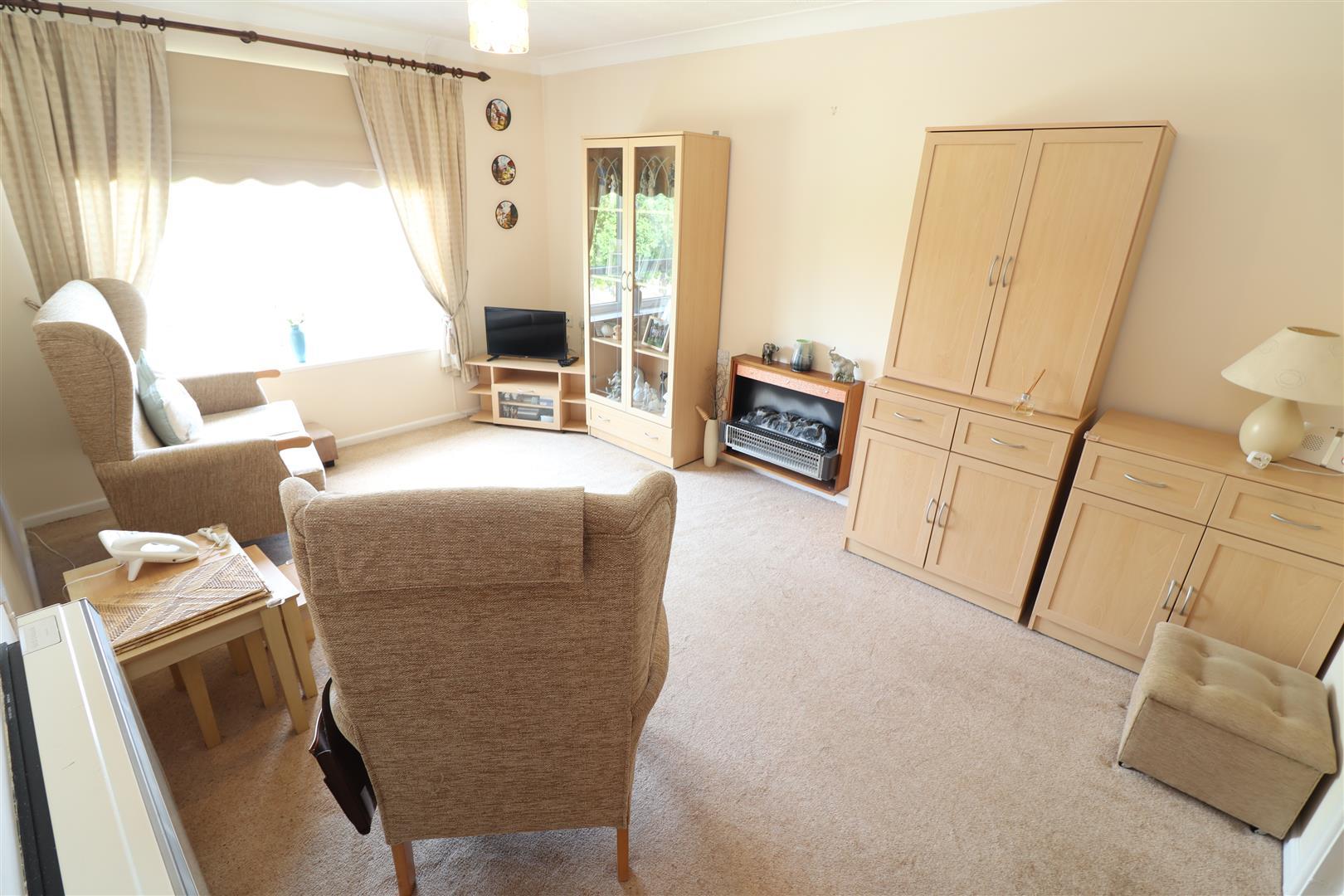 Property Image 85452210-b05c-41aa-b04a-39290287435e