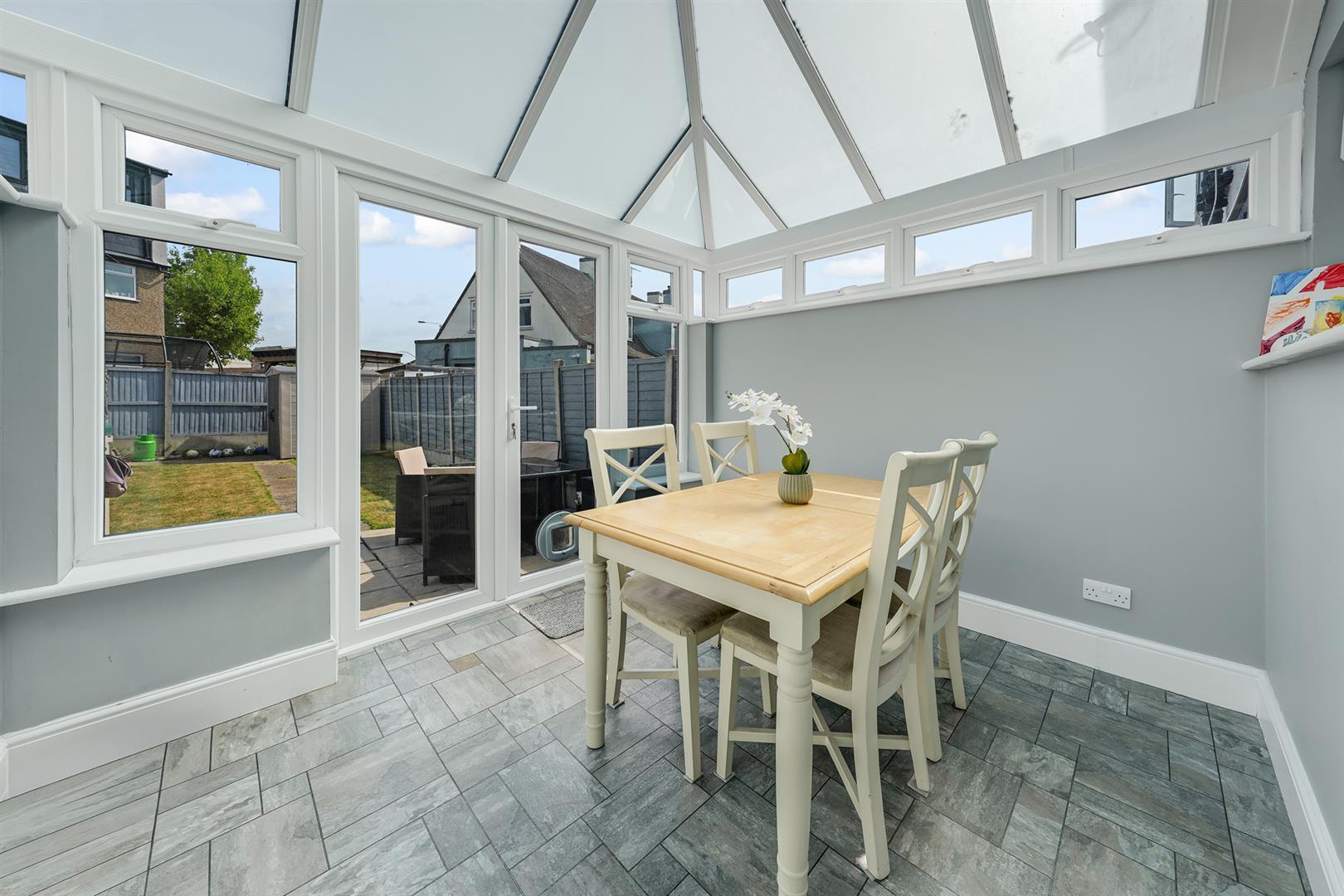 Property Image 856192e0-76c3-4d7f-98cb-6790e9e6499f