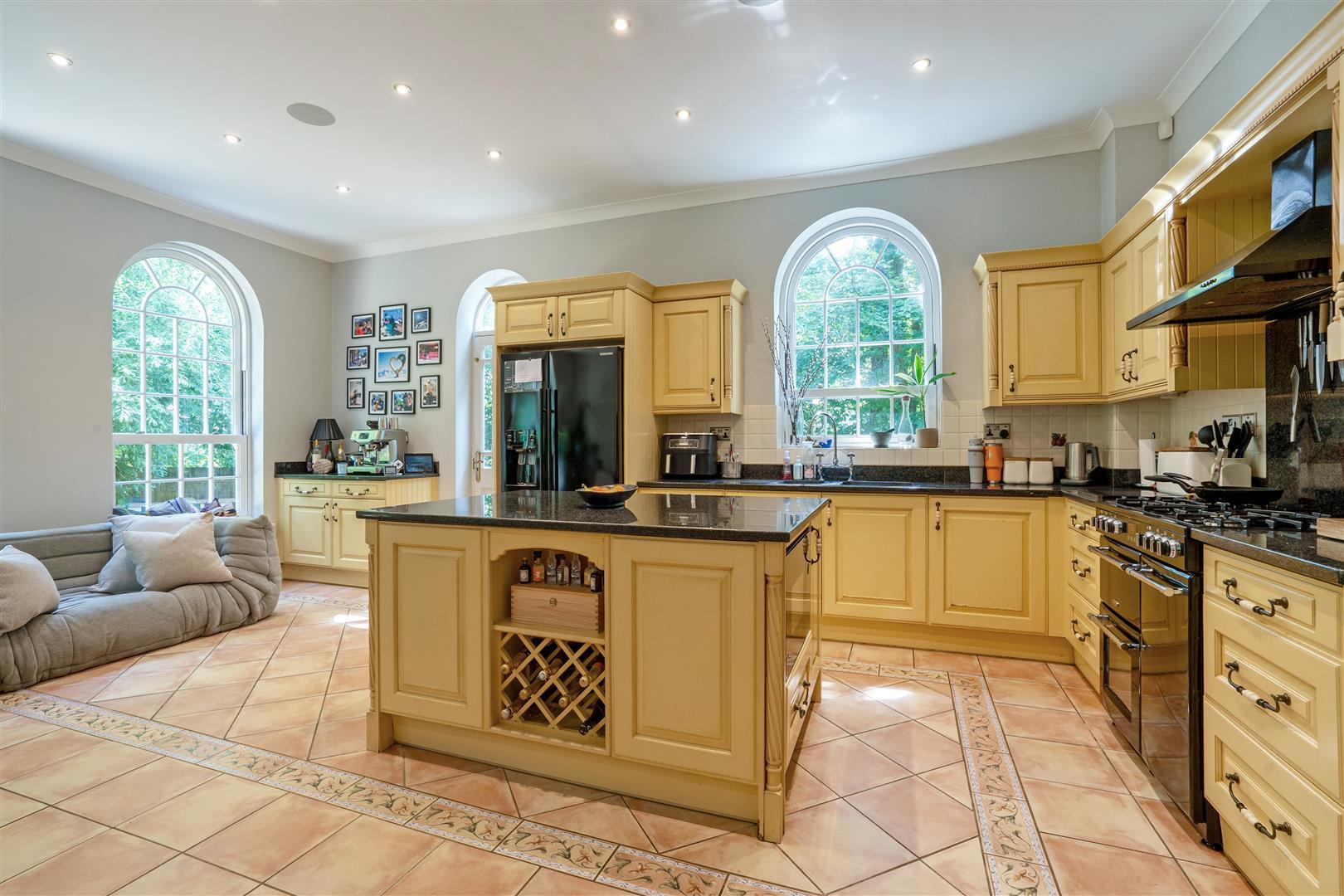 Property Image 85795ae5-f081-430f-876d-2d1d9504464c