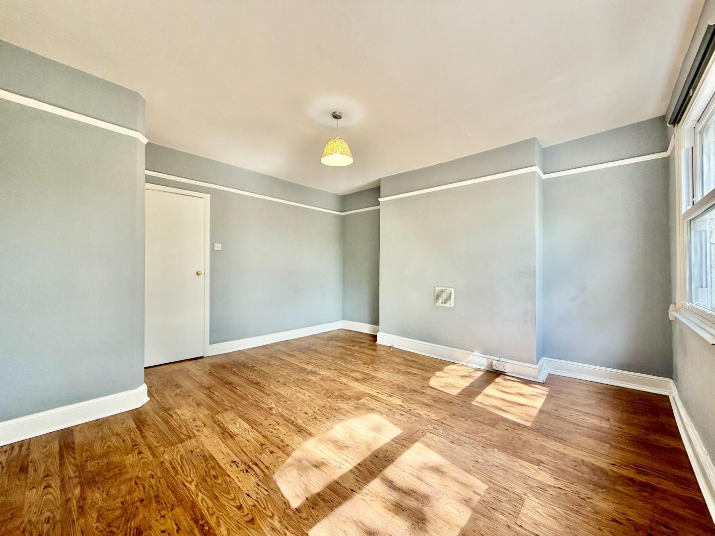 Property Image 85acb548-7d73-4f2d-816b-8580f8a05c1d