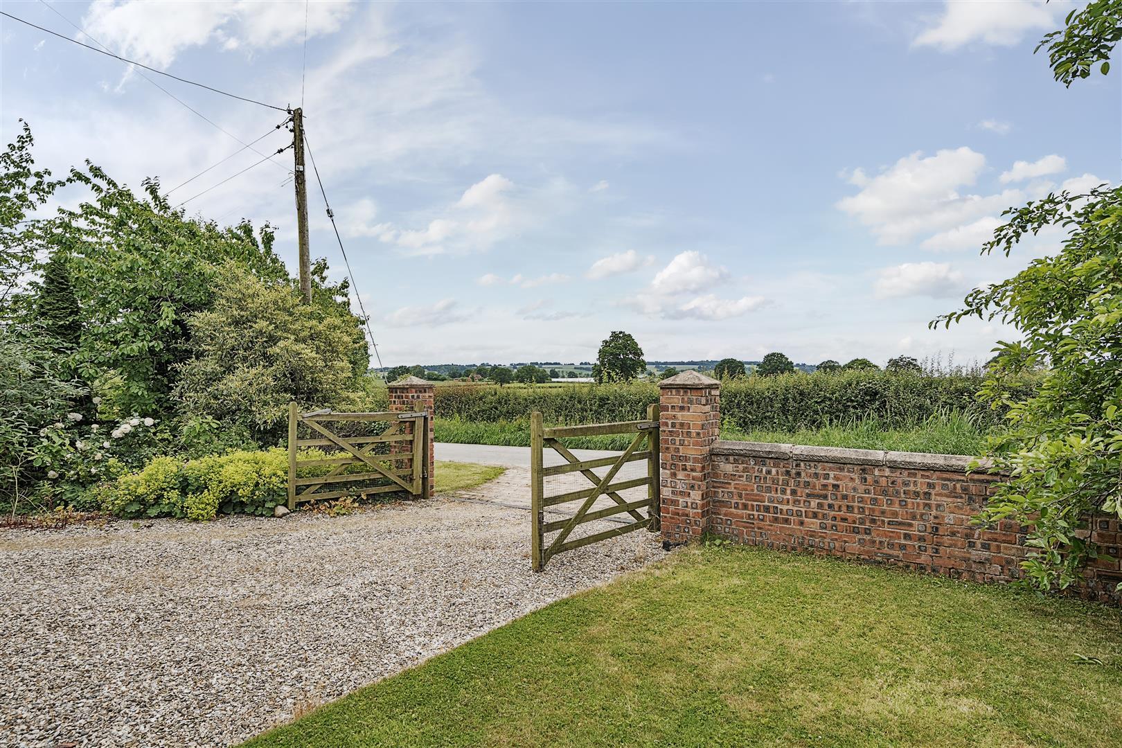 Property Image 8601a067-f1a4-468f-be74-00b4a47ae1d6