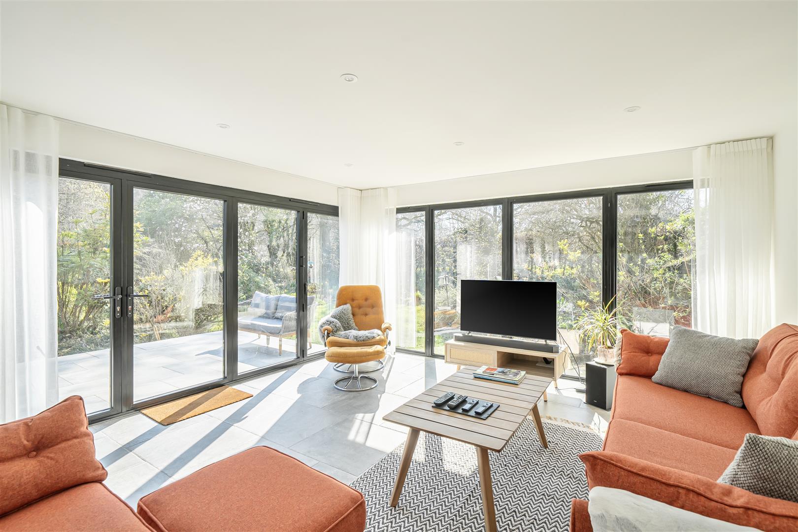 Property Image 860f5cd8-5616-490c-b635-a2cd8827667f