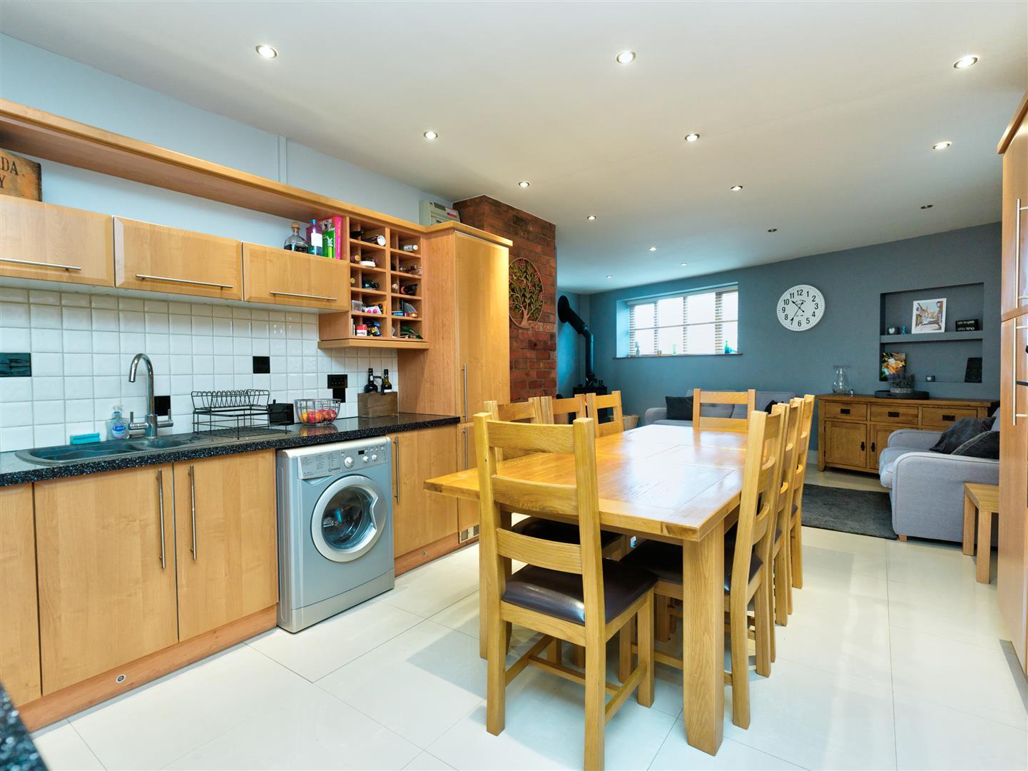 Property Image 8656bf3a-2aa6-4b60-bd91-d363e90dbedf