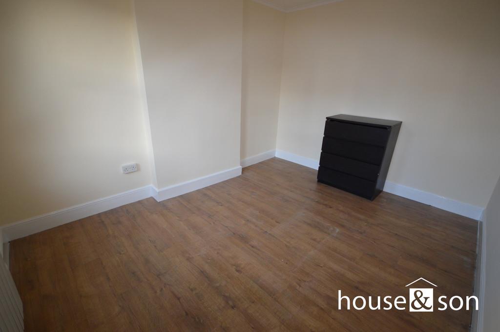 Property Image 865782c3-2728-4a73-a6cd-0acd3277849b