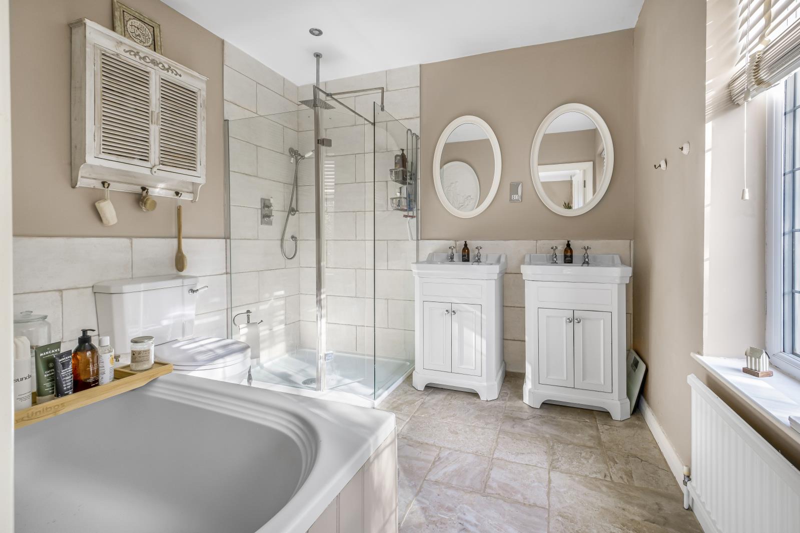 Property Image 8657ac00-ba58-44d0-8723-c67db51279a0