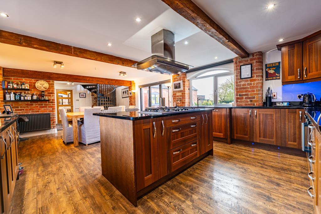Property Image 869f2937-3ccc-419a-8d44-259228a9ac16
