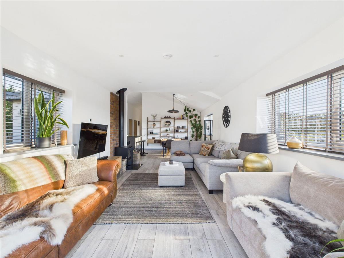 Property Image 86a7b457-10f8-4af8-96f5-dd310306fd6d