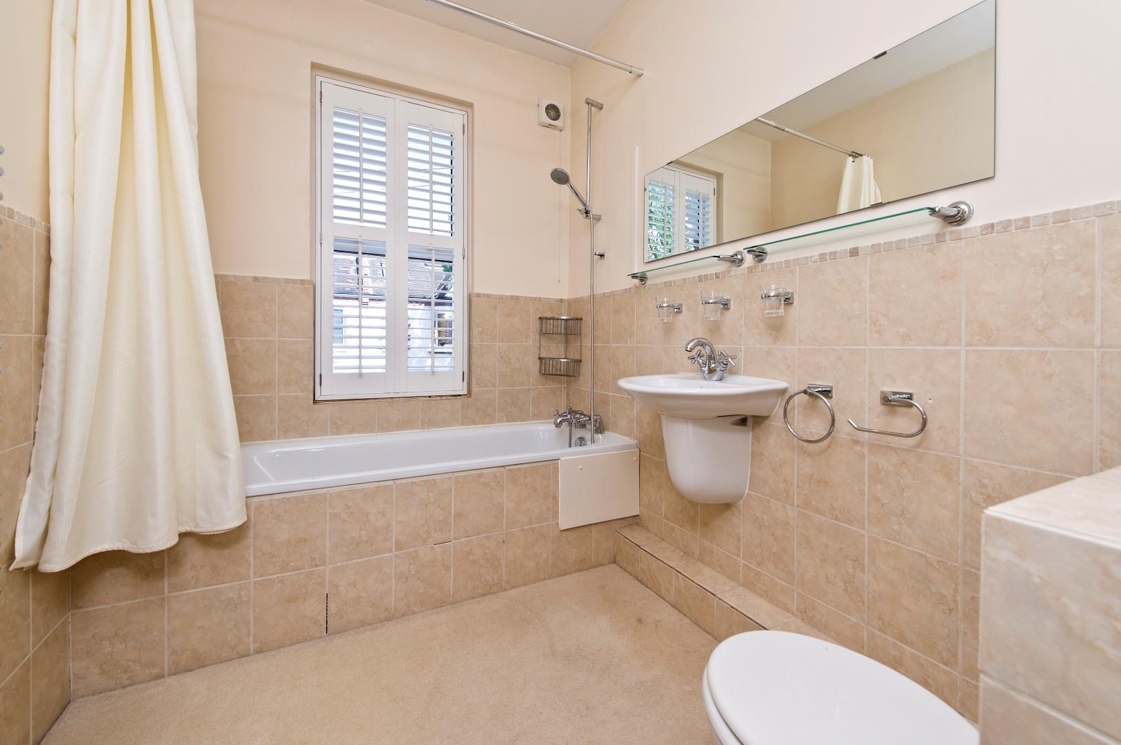Property Image 86d0a35d-6c02-483b-8ddb-e47ab167f2b8